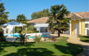 Nice Home In Léon With Kitchen